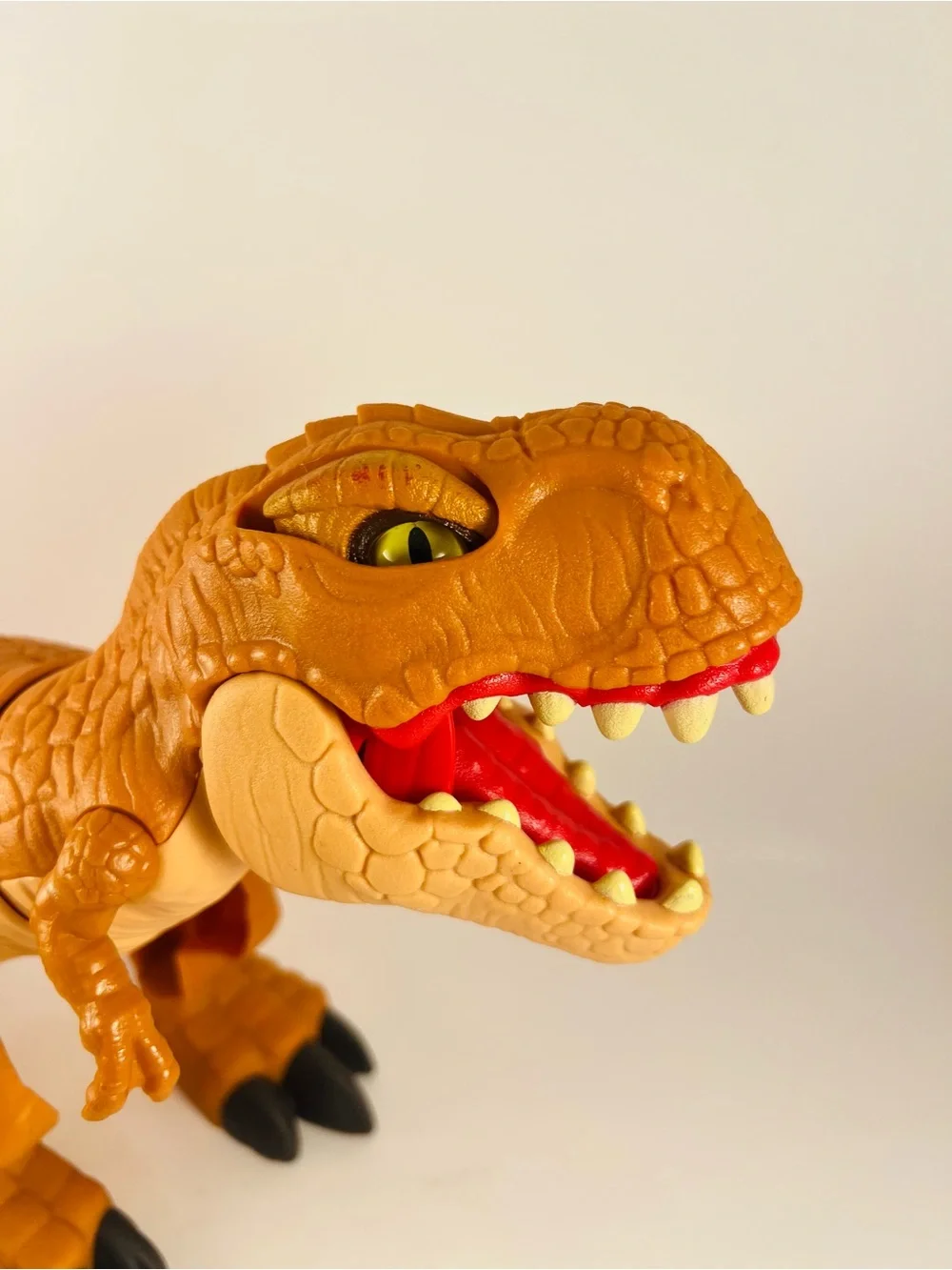 Imaginext Jurassic World Thrashin Action T-Rex Dinosaur Action Figure Toy